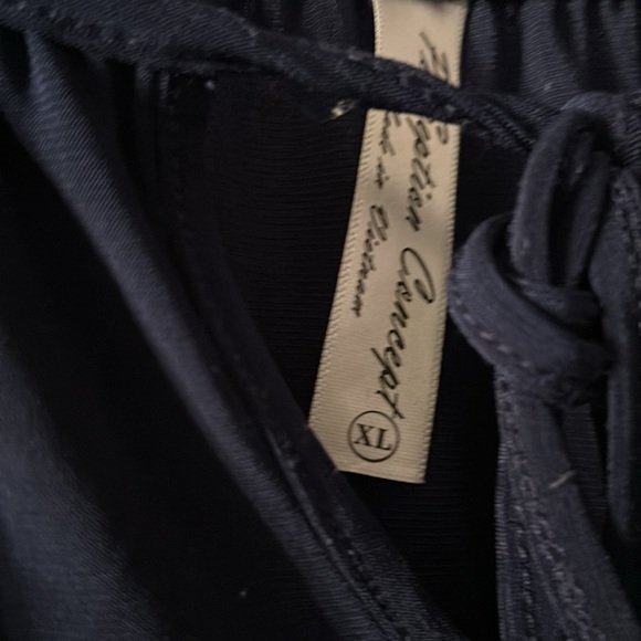 Navy Blue Top XL 🩷 - Picture 6 of 8